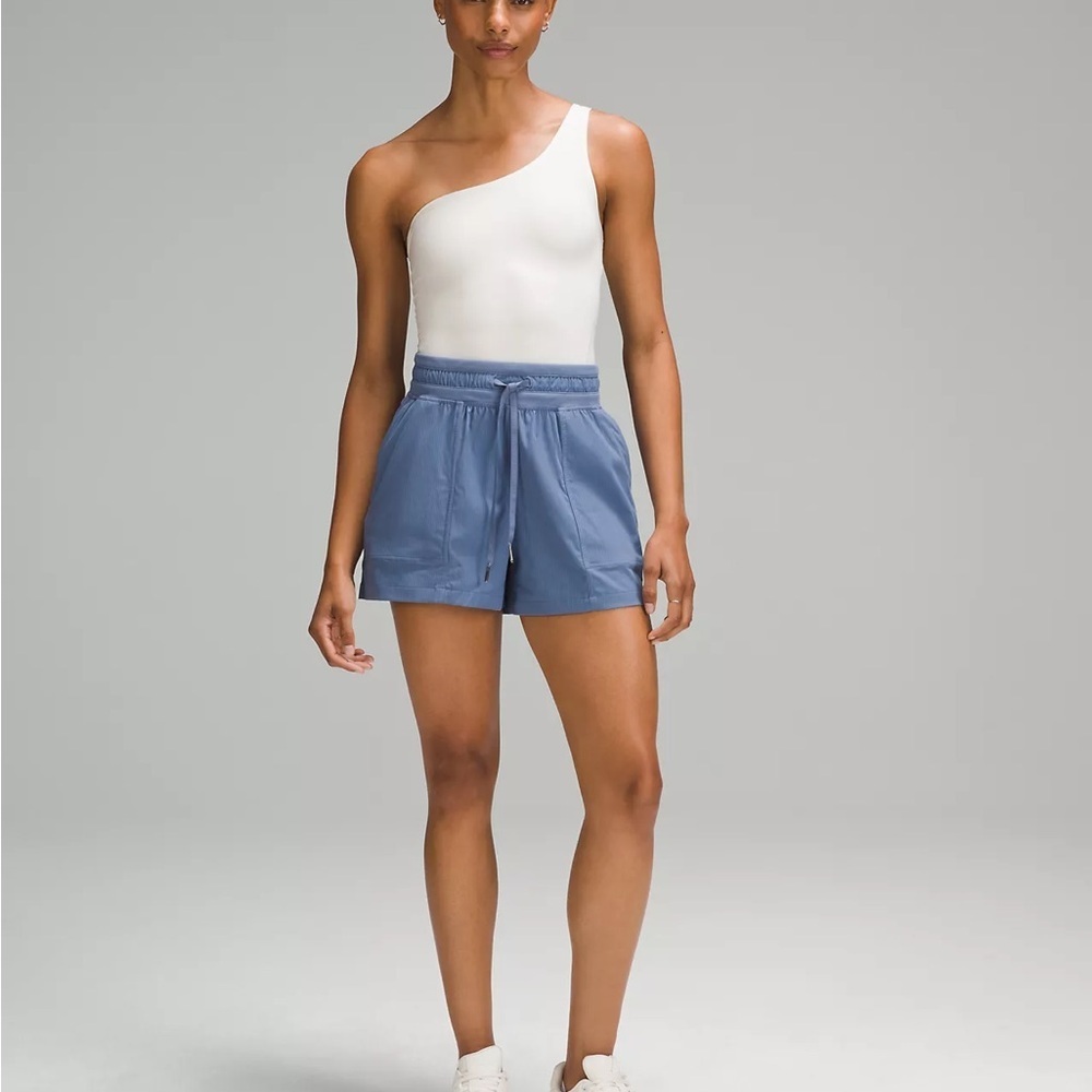 New Lululemon Dance Studio High-Rise Shorts 3.5" Oasis Blue Size 4 NWT - Picture 2 of 5